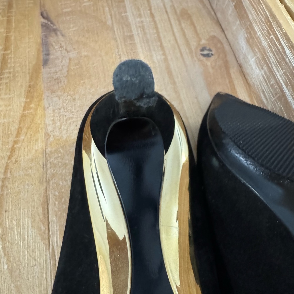 Stuart Weitzman Classic Black Heels - Picture 7 of 11